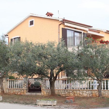 פאז'אנה Lily'S Lovely Apartments מראה חיצוני תמונה