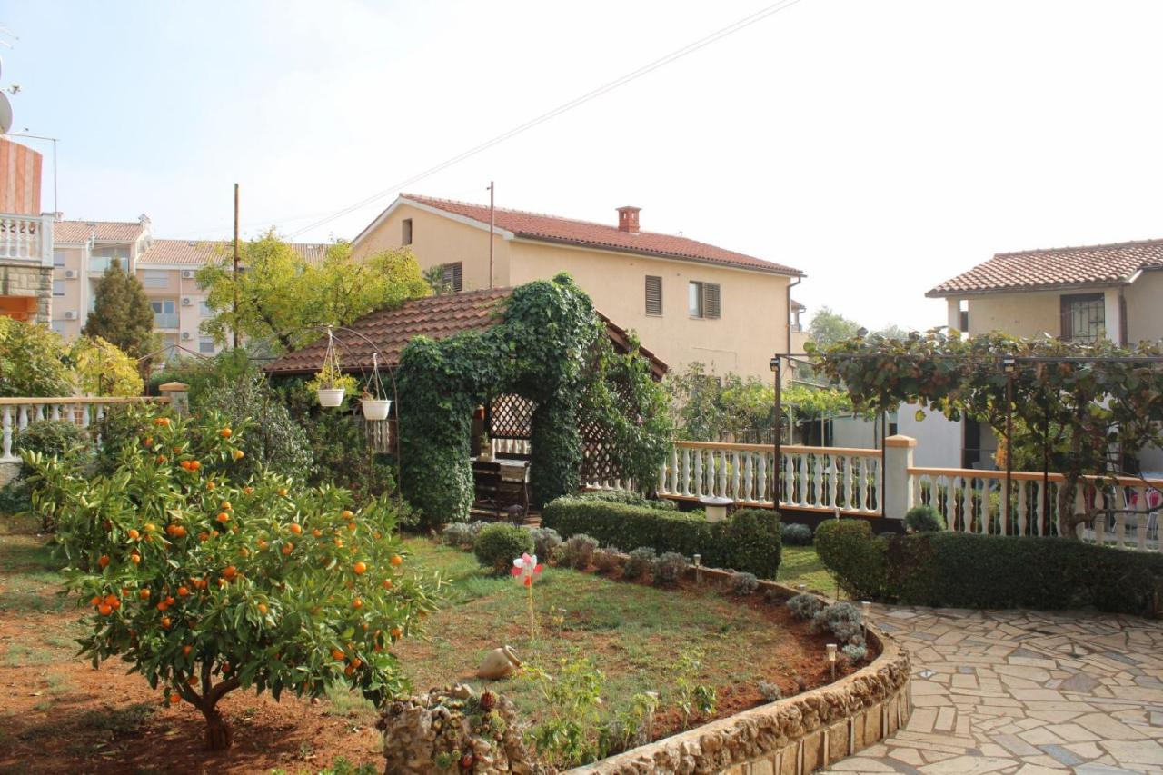 פאז'אנה Lily'S Lovely Apartments מראה חיצוני תמונה
