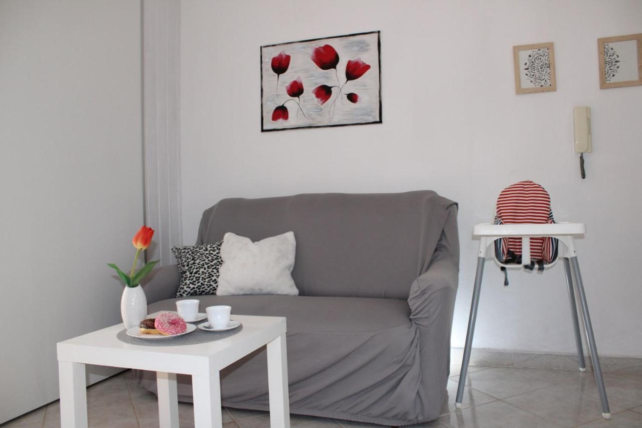 פאז'אנה Lily'S Lovely Apartments מראה חיצוני תמונה