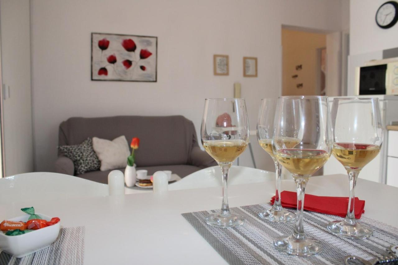 פאז'אנה Lily'S Lovely Apartments מראה חיצוני תמונה