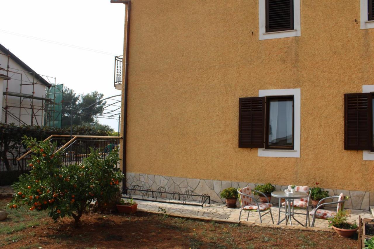 פאז'אנה Lily'S Lovely Apartments מראה חיצוני תמונה