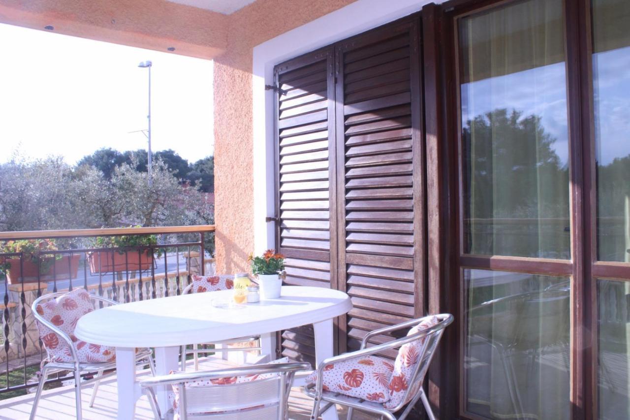 פאז'אנה Lily'S Lovely Apartments מראה חיצוני תמונה