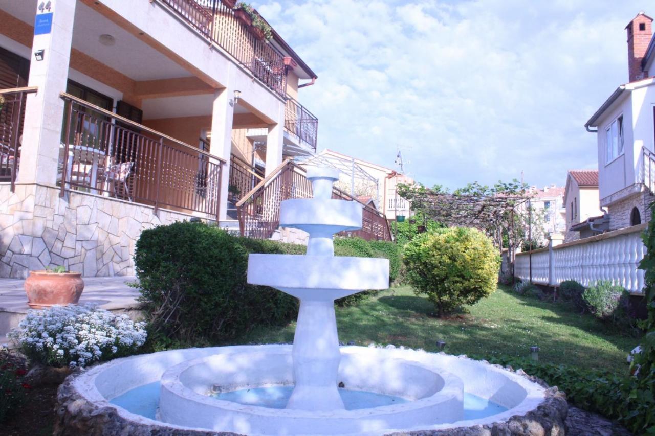 פאז'אנה Lily'S Lovely Apartments מראה חיצוני תמונה
