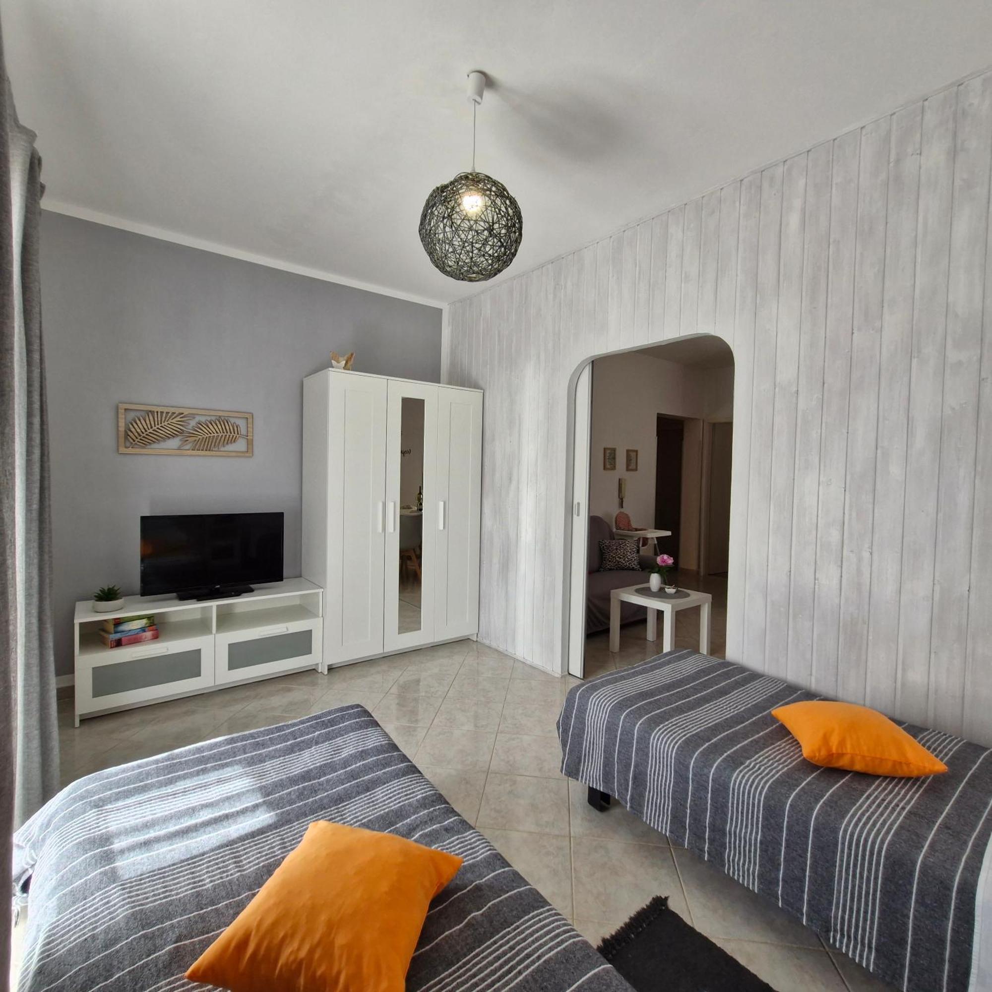 פאז'אנה Lily'S Lovely Apartments מראה חיצוני תמונה