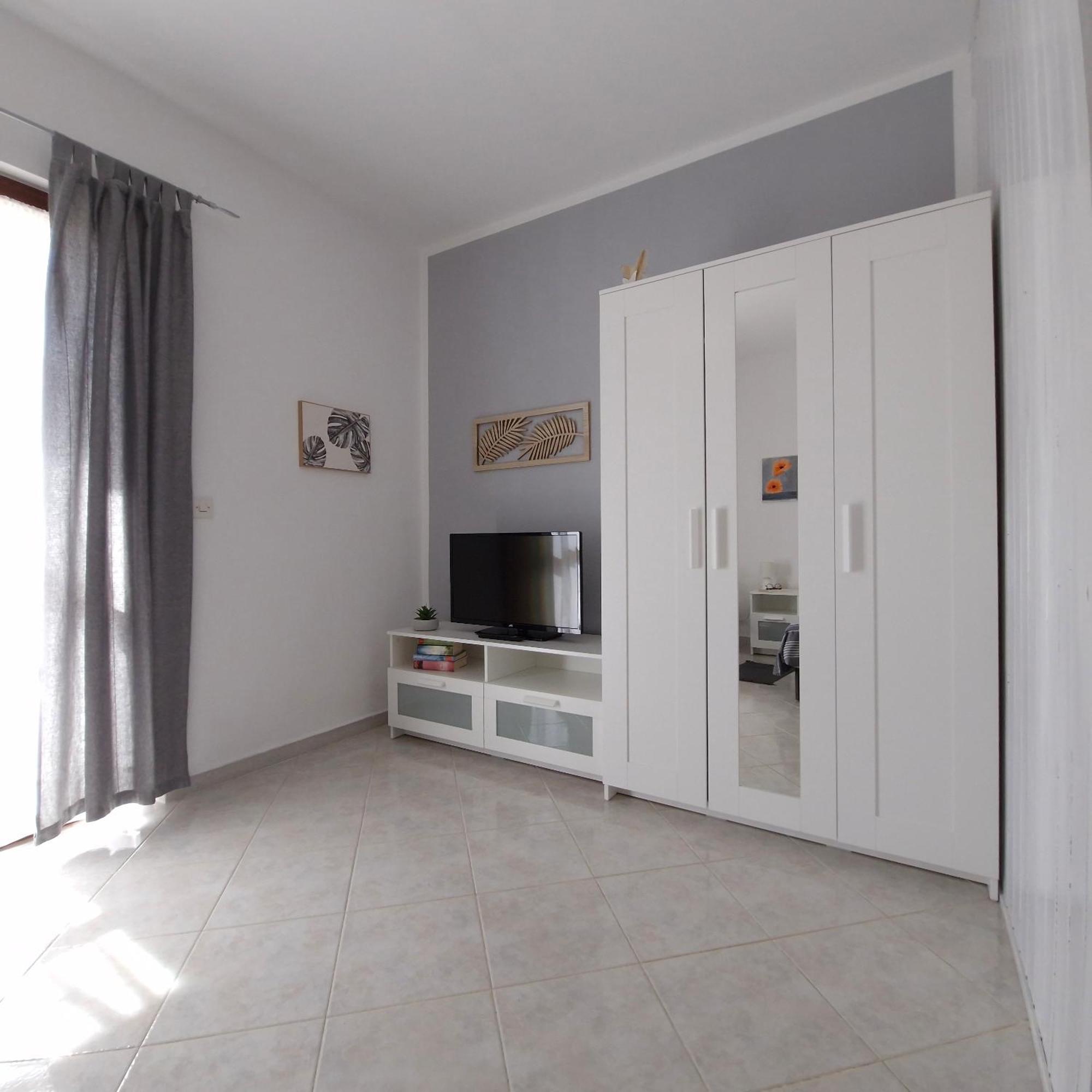 פאז'אנה Lily'S Lovely Apartments מראה חיצוני תמונה