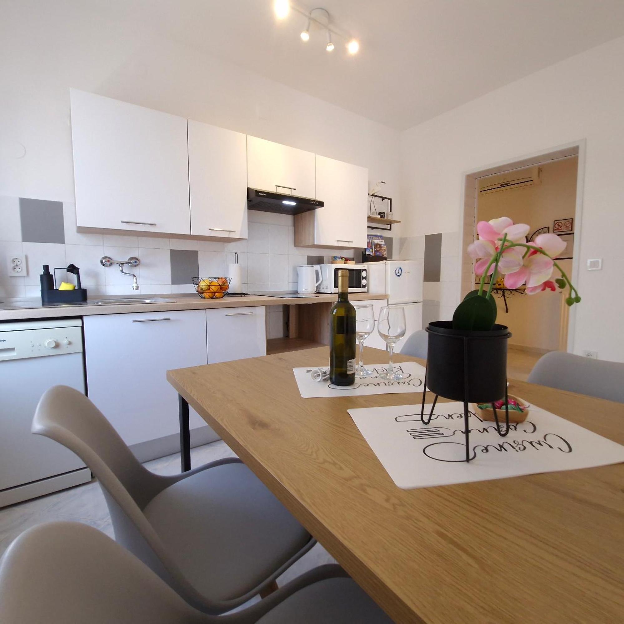פאז'אנה Lily'S Lovely Apartments מראה חיצוני תמונה